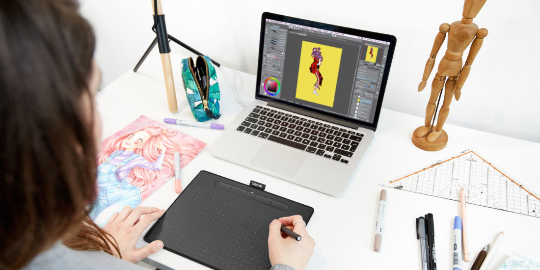 Intuos Black Medium Chromebook with BT_CLIP STUDIO PAINT