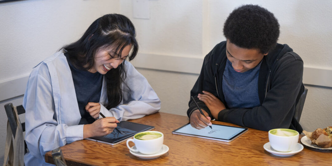 MovinkPad11-InUse-Cafe-Best-Tablets-Beginners-Feature