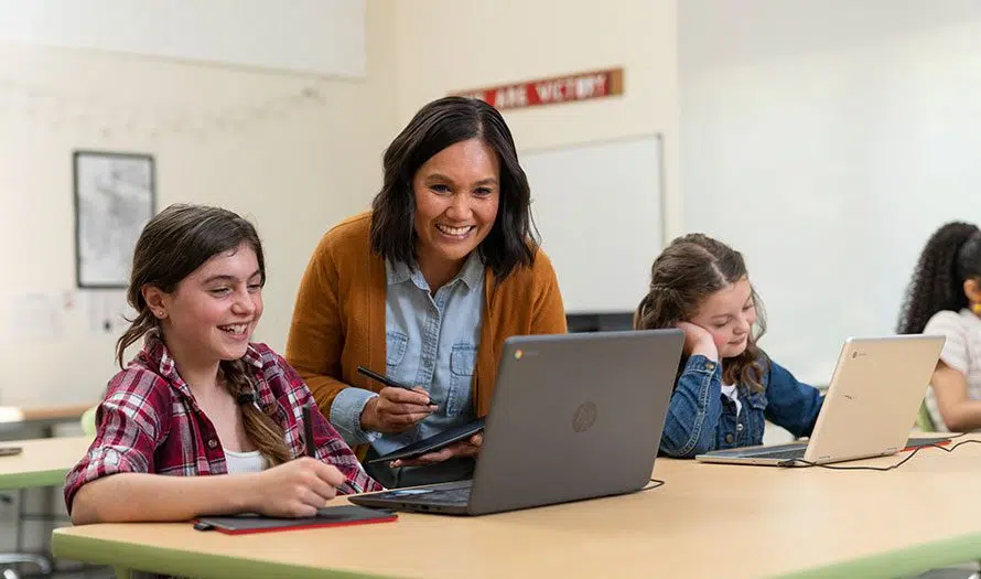 Enseignant & Étudiants avec Wacom Intuos