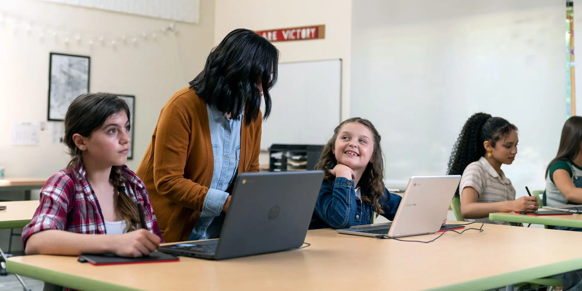 Tabletas Wacom en el aula con un profesor de K-12