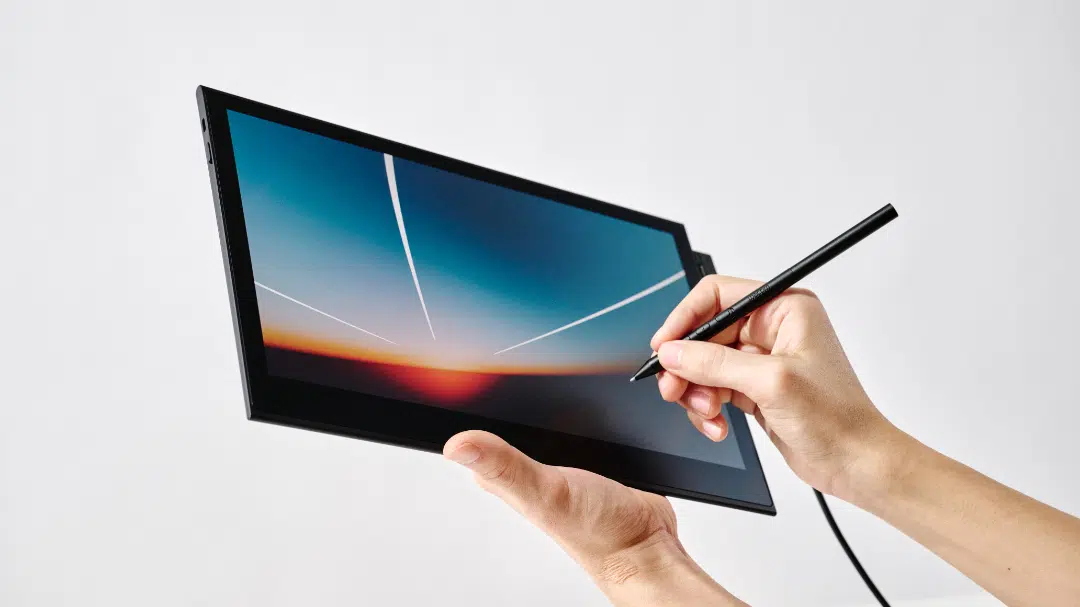 Wacom Movink OLED pen display - Mains à l’écran