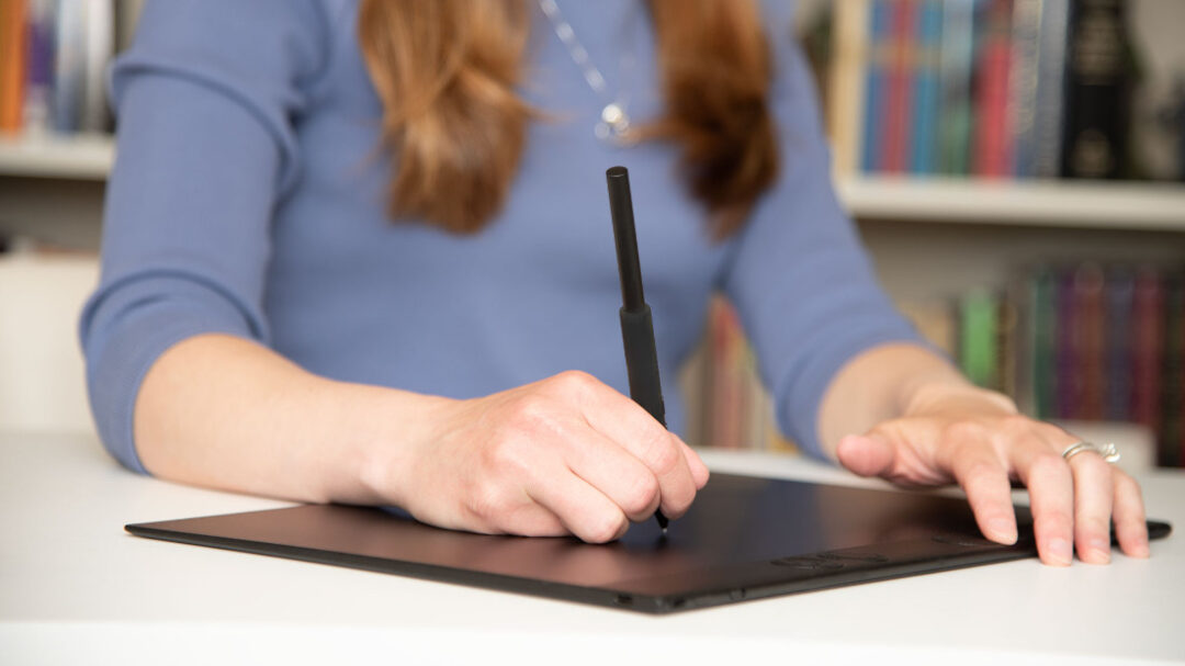 Is the new Wacom Intuos Pro worth the upgrade for graphic designers? 2 Lauren Gonzalez Intuos Pro In-Use