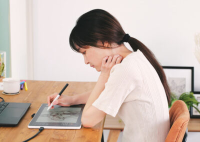 Learn how to draw with this practical guide for beginners and improving artists