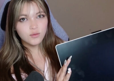 Explore Wacom content 1 LilyGumdrop has an advantage in Roblox drawing competitions … the Wacom One 14 drawing tablet!