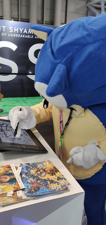 Sonic draws on Wacom Cintiq