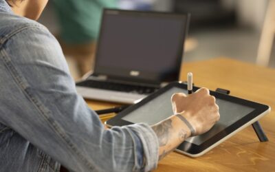 How educator Joel Feenstra uses the Wacom One while back in the classroom
